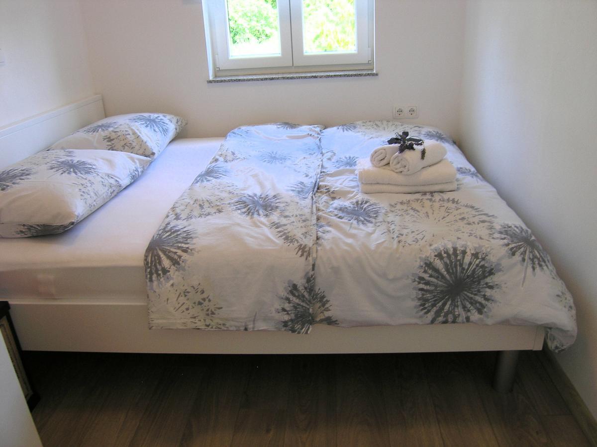 Apartman Danijel คิร์ก ภายนอก รูปภาพ