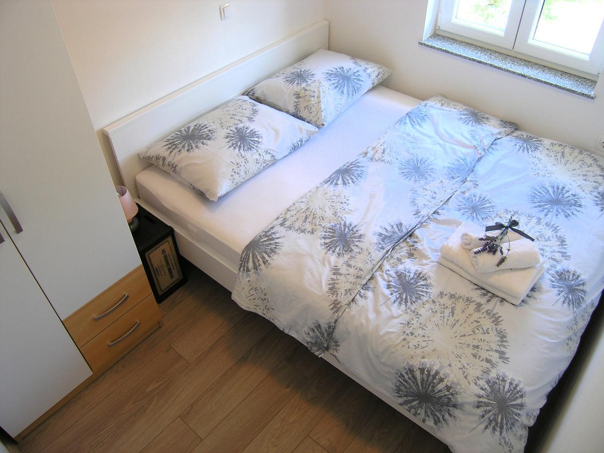 Apartman Danijel คิร์ก ภายนอก รูปภาพ