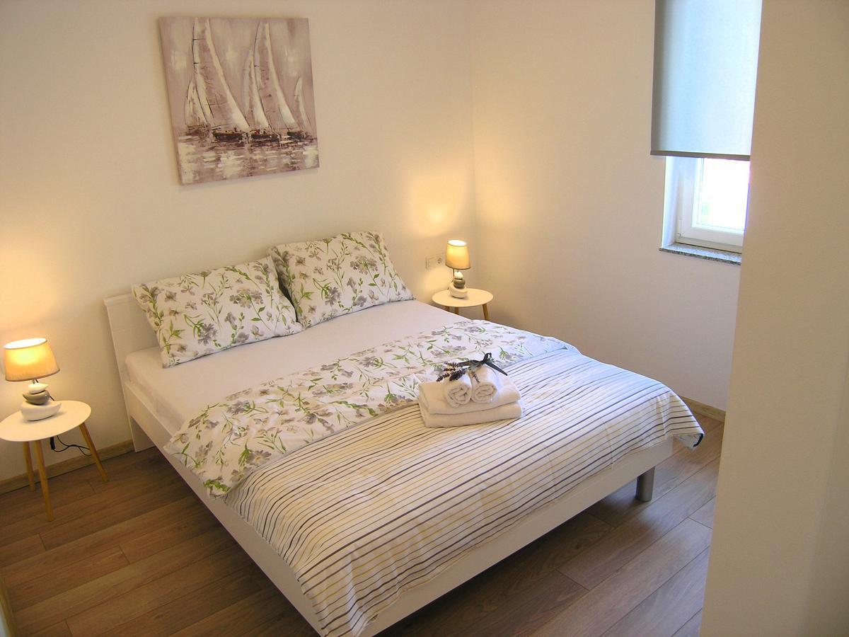 Apartman Danijel คิร์ก ภายนอก รูปภาพ