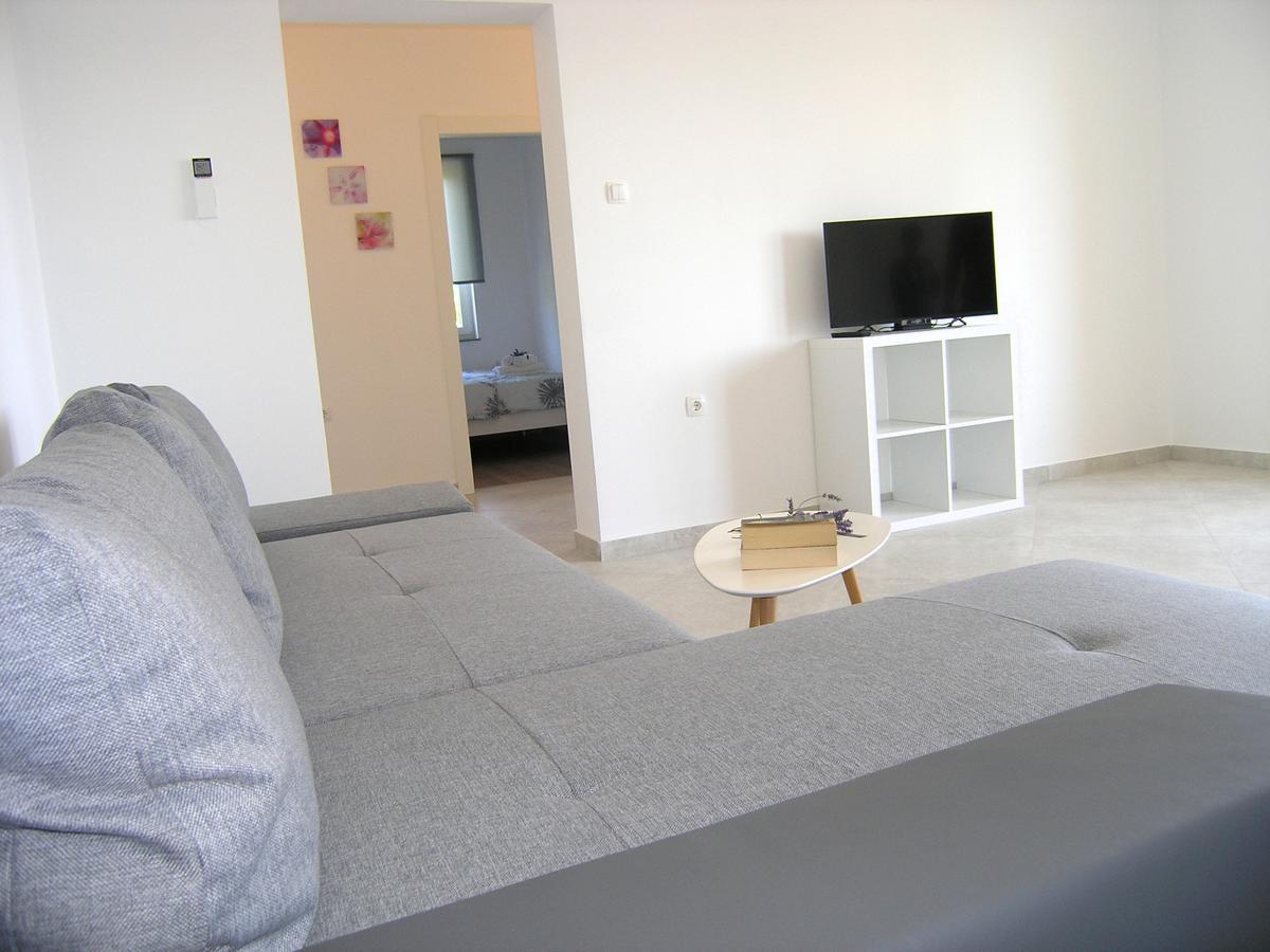 Apartman Danijel คิร์ก ภายนอก รูปภาพ