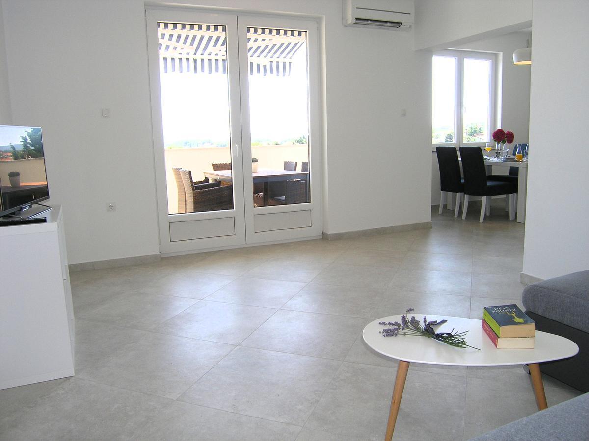 Apartman Danijel คิร์ก ภายนอก รูปภาพ