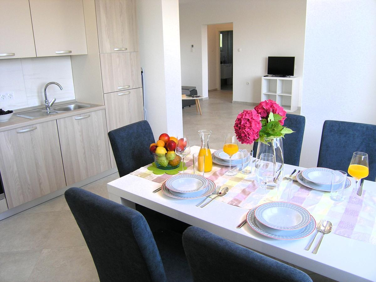 Apartman Danijel คิร์ก ภายนอก รูปภาพ