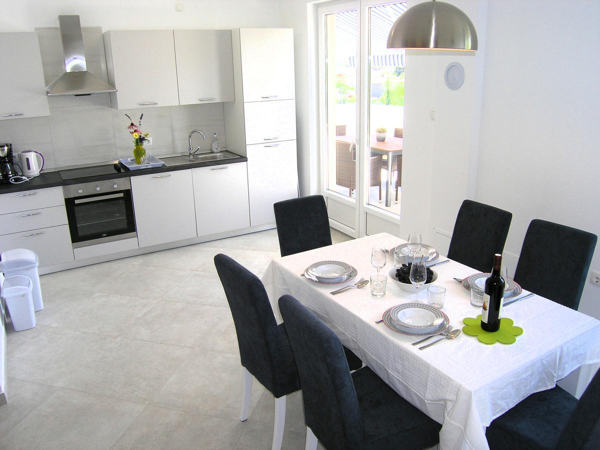 Apartman Danijel คิร์ก ภายนอก รูปภาพ